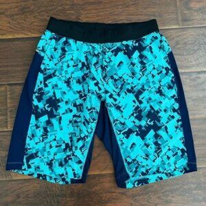 11” THE Short lululemon sz L geometric